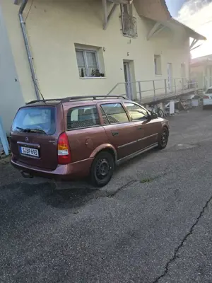 Opel Astra 1.8 Caravan Elegance Bild 2