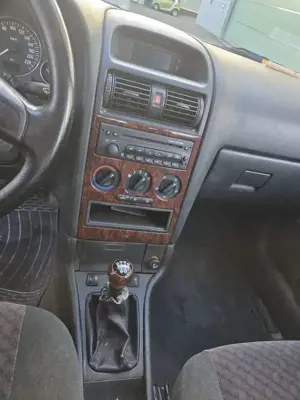 Opel Astra 1.8 Caravan Elegance Bild 4