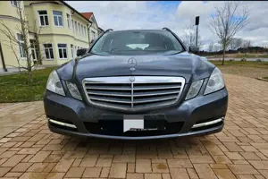 Mercedes-Benz E 220 Bild 1