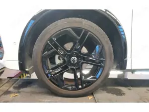 Volkswagen Tiguan 1.5 eTSI DSG R-Line Navi Sprachassistent Bild 4