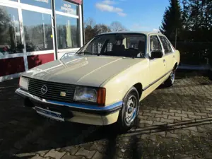 Opel Rekord E1+Schiebedach+H-Abnahme Neu