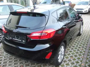 Ford Fiesta 1,0 EcoBoost 74kW Cool  Connect Auto. Bild 3