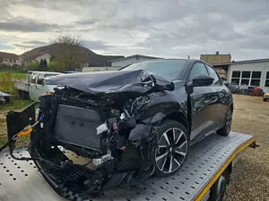 Peugeot e-208 / Frontschaden Bild 2