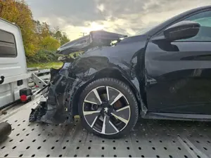 Peugeot e-208 / Frontschaden Bild 4