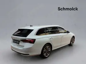 Skoda Octavia Combi Tour 2.0 TDI DSG ACC AHK LED NAVI Bild 4