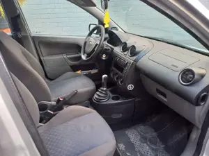 Ford Fiesta Fiesta 1.4 16V Bild 3