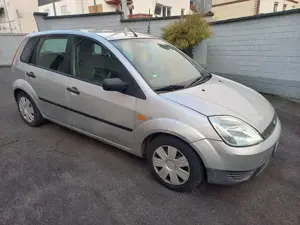 Ford Fiesta Fiesta 1.4 16V Bild 2