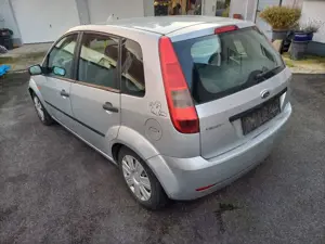 Ford Fiesta Fiesta 1.4 16V Bild 4