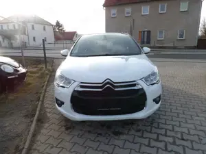 Citroen DS4 SportChic Navi PDC Leder Alu. Sitzh. HU AU Neu Bild 5