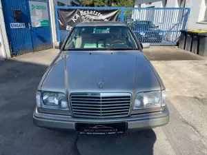 Mercedes-Benz E 320 320 Coupe H-Kennzeichen*3.Hand*Klima*AHK Bild 3