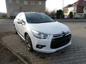 Citroen DS4 SportChic Navi PDC Leder Alu. Sitzh. HU AU Neu Bild 4