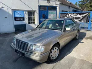 Mercedes-Benz E 320 320 Coupe H-Kennzeichen*3.Hand*Klima*AHK Bild 2