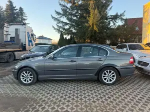 BMW 320 i Limousine Edition Lifestyle/Leder/2:Besitz!