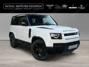 Land Rover Defender 90 X-Dynamic SE Black Pack Fuji White