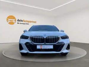 BMW 520 d M Sport LED/LEDER/AHK/HUD/PANO/RFK/WIDESCREEN Bild 2