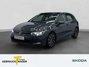Volkswagen Golf 1.5 TSI STYLE MATRIX NAVI-PRO AHK PANO