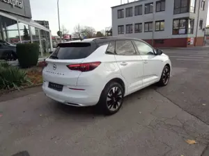 Opel Grandland Plug-in-Hybrid4 1.6 DI Automatik Ultimate Bild 4