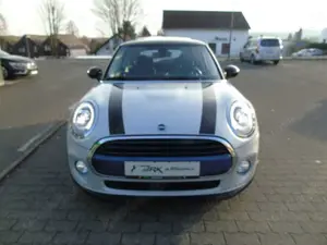 MINI Cooper D Automatik 1.5 Ltr. *NAVI*LED*PANO*LEDER Bild 2