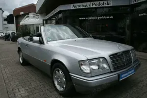 Mercedes-Benz E 200 Cabriolet | Oldtimer| Leder| Klima|Tüv Neu