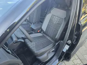 Volkswagen T-Roc R-LINE*LED*KAMERA*SITZHEIZUNG*PANO-DACH* Bild 2