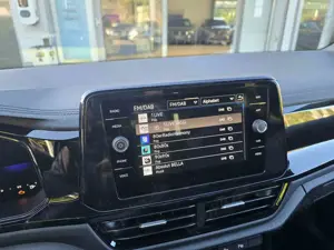 Volkswagen T-Roc R-LINE*LED*KAMERA*SITZHEIZUNG*PANO-DACH* Bild 5