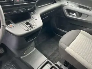 Citroen Berlingo MPV M Diesel 130 EAT8 Plus Bild 5