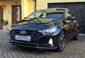 Hyundai i20 "Select"_Klima_Kamera_8 fach bereift...