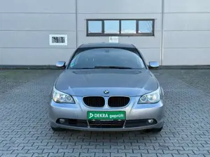 BMW 520 i Limousine/AUTOMATIK/PDC-VH/TEILLEDER/NAVI// Bild 2