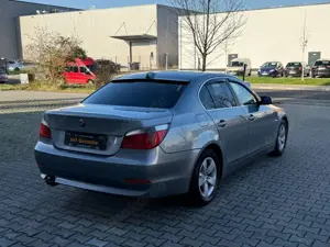 BMW 520 i Limousine/AUTOMATIK/PDC-VH/TEILLEDER/NAVI// Bild 4