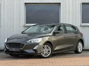 Ford Focus Titanium Design Automatik Sitzheizung CarPlay