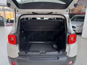 Jeep Renegade Limited Automatik Navi DAB Sitzhzg ACC Bild 4