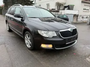 Skoda Superb Elegance 4x4/Navi/Leder/Bi-Xenon/AHK/Standheizung