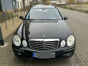Mercedes-Benz E 220 E 220 T CDI Automatik Avantgarde