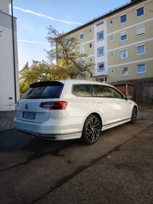 Volkswagen Passat Variant 2.0 TDI SCR 4Motion DSG (BMT) Highline