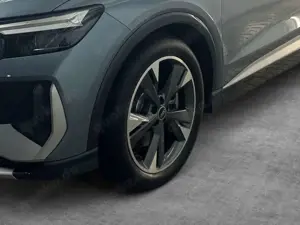 Audi Q4 e-tron 40 NAVI HEAD UP DISPLAY EINPARKH SITZH SPORTFAH... Bild 4