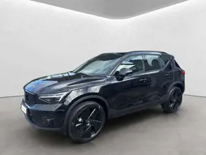 Volvo XC40 B3 Plus Black Edition / Mild-Hybrid Benzin Bild 2