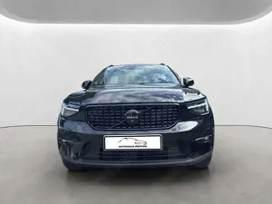 Volvo XC40 B3 Plus Black Edition / Mild-Hybrid Benzin Bild 4