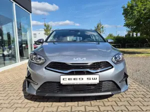 Kia Ceed SW / cee'd SW 1.5 T-GDi Vision Komfort ACC Navi Rückfahrkam. Bild 2