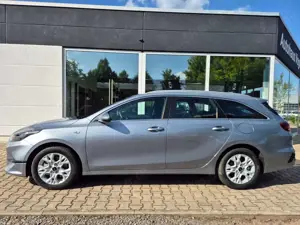 Kia Ceed SW / cee'd SW 1.5 T-GDi Vision Komfort ACC Navi Rückfahrkam. Bild 4