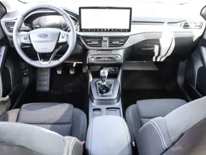 Ford Focus Titanium 125PS FAP Winter Parking Bild 5