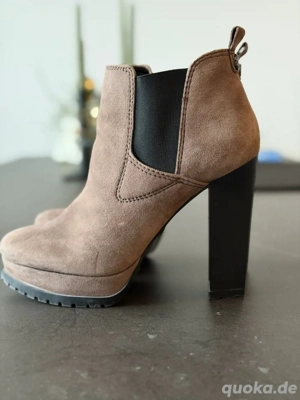 GUESS Damen Stiefelette Boots braun, Gr. 39