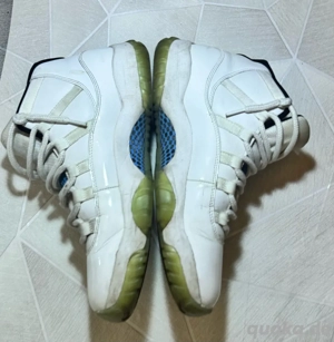 Jordan 11 Retro Legend Blue Gr. 42 weiß