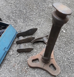 Schusteramboss, fünf Aufsätze, Tragekasten, für Blech geeignet