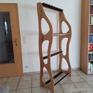 Zweistöckiger Gitarrenständer für 16 20 E-Gitarren aus Eichen-Holz  by PolBill