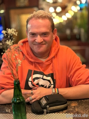 53 jähriger sucht Ihn, ab 21 Jahre schlank zum diskret treffen. Bin besuchbar.