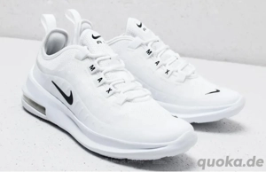 Nike Air Max Axis Sneaker