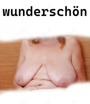 Gesucht ! Frau mit hängenden schlaffen Brüsten im BH.  Kleines TG 