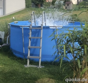 Pool inkl. Sandfilteranlage, Leiter und Zubehör