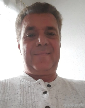 Ich sucht eine nette Sie, die gern geleckt werden möchte und auch selbst gern bläst.