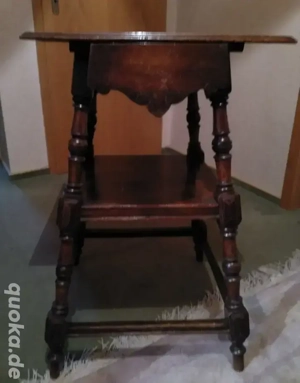 alter antiker Beistelltisch